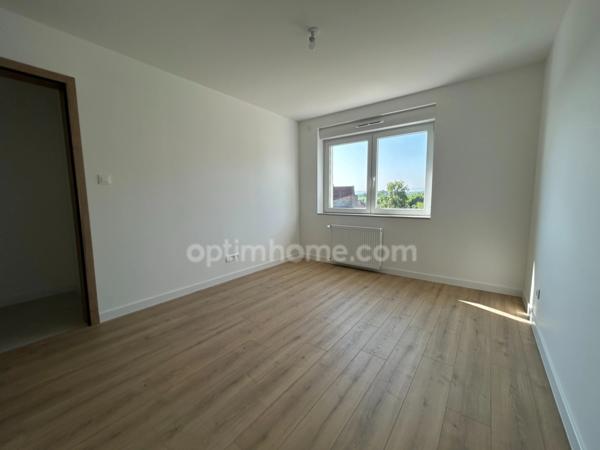 BUSCHWILLER, quartier résidentiel, superbe maison familiale entièrement rénovée en 2024, 186m², 5chambres, 2salles de bains, 7ares, panneau photovoltaique, classe énergie B. Top emplacement.