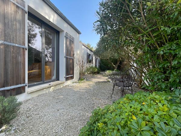 Maison contemporaine au coeur du bourg de Dolus
