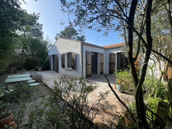 Maison contemporaine au coeur du bourg de Dolus