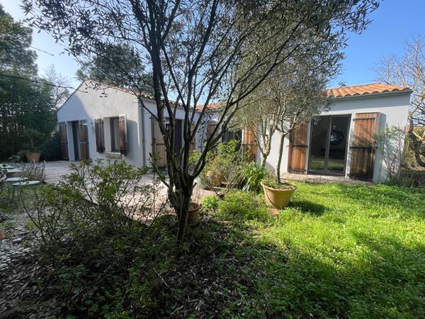 Maison contemporaine au coeur du bourg de Dolus