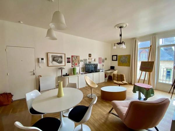 Vente                                                      Appartement
                        
                     2 pièces                      47 m2                     à Vannes
