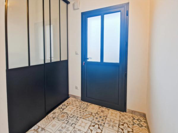 Maison à vendre 4 pièces proche de TONNAY CHARENTE (17)- plain-pied- Jardin- Garage.