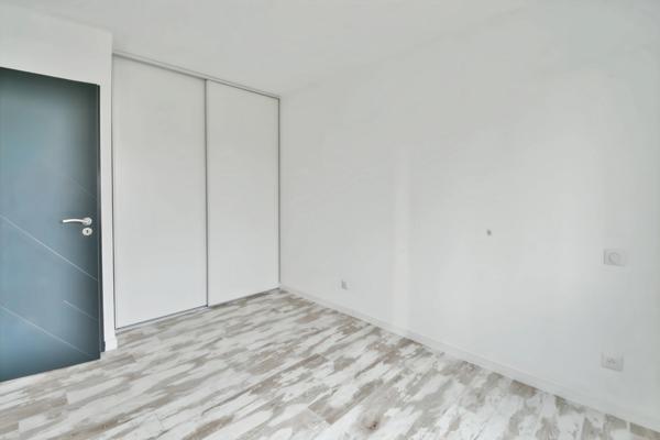 Maison à vendre 4 pièces proche de TONNAY CHARENTE (17)- plain-pied- Jardin- Garage.