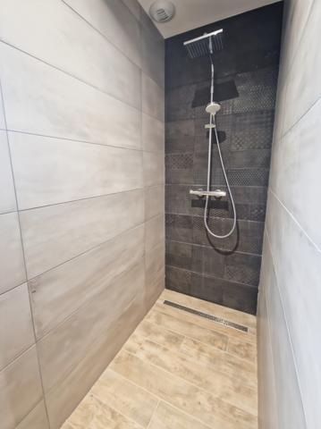 Maison à vendre 4 pièces proche de TONNAY CHARENTE (17)- plain-pied- Jardin- Garage.