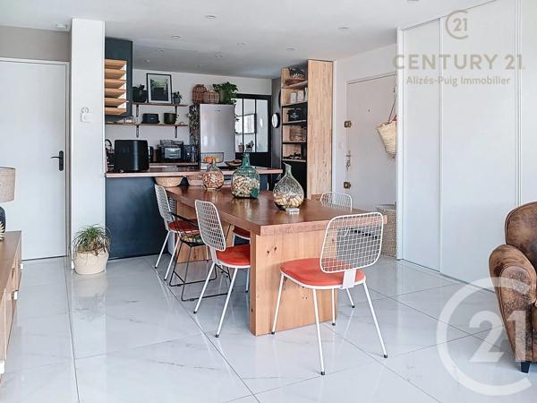 Appartement F5 à vendre  5 pièces - 94,30 m 2   MEZE  - 34