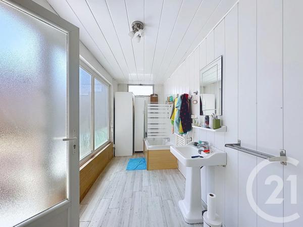 Appartement F5 à vendre  5 pièces - 94,30 m 2   MEZE  - 34