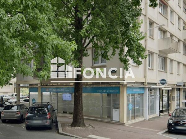 Location Local commercial 3 pièces 79 m² - 4,14 ET 24 RUE JULES LABAT Bayonne 64100