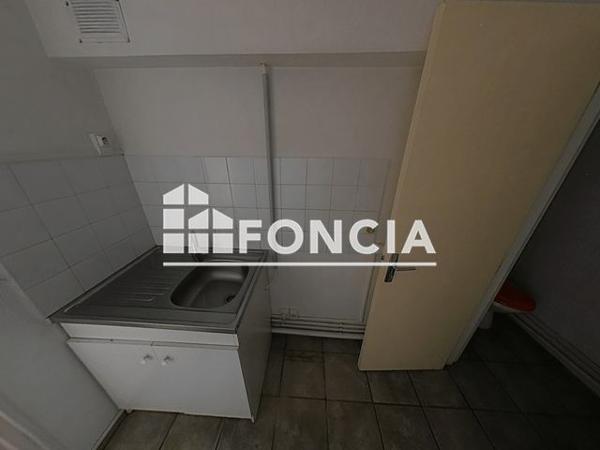 Location Local commercial 3 pièces 79 m² - 4,14 ET 24 RUE JULES LABAT Bayonne 64100