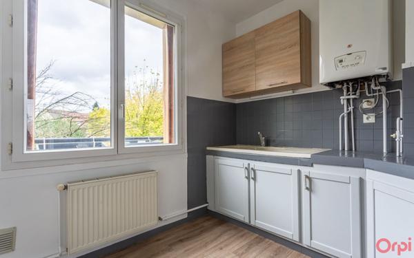 Appartement à louer    4 pièces • 62,81 m2 Sainte-Geneviève-des-Bois