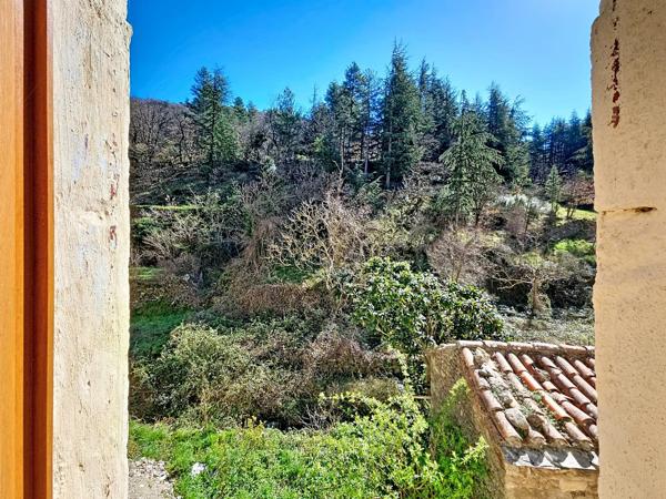 Maison de village avec jardin