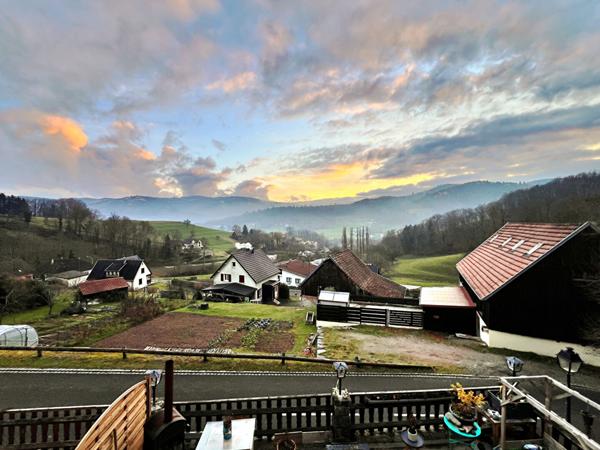 Immeuble - 6 logements - parking - garages - caves