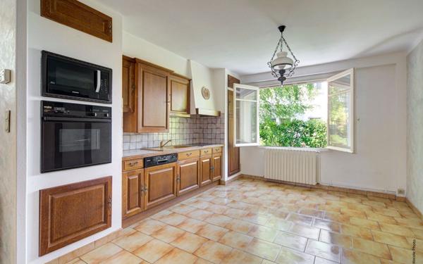 Maison à vendre    6 pièces •  Toulouse