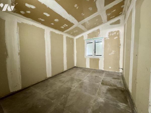 Villa T5 + maison T3 + deux terrains constructibles - 263 m²