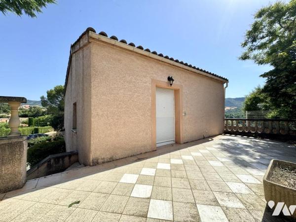 Villa T5 + maison T3 + deux terrains constructibles - 263 m²
