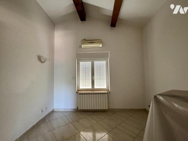 Villa T5 + maison T3 + deux terrains constructibles - 263 m²