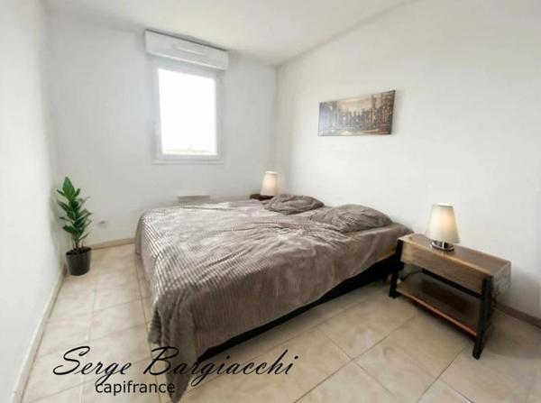 A AVION (62), Appartement type 3, 55 m², 2 chambres, balcon, et 2 places de parking privatif