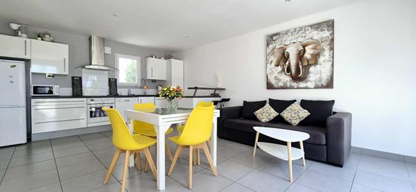 Maison Balaruc Le Vieux 6 pièce(s) 170 m2 avec garage piscine et dépendance