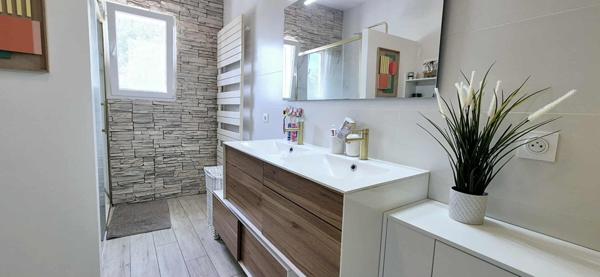 Maison Balaruc Le Vieux 6 pièce(s) 170 m2 avec garage piscine et dépendance