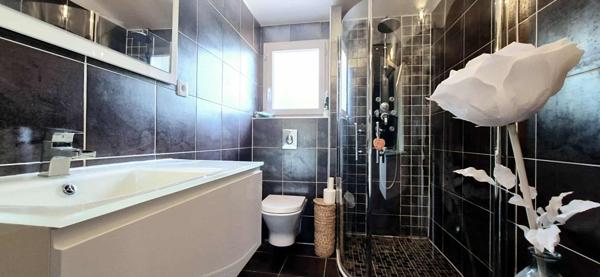 Maison Balaruc Le Vieux 6 pièce(s) 170 m2 avec garage piscine et dépendance