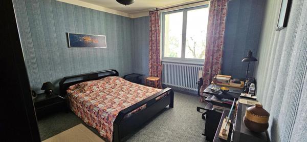 Les Robretières : Maison familiale avec 4 chambres et 2 garages.