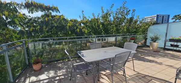 Les Robretières : Maison familiale avec 4 chambres et 2 garages.