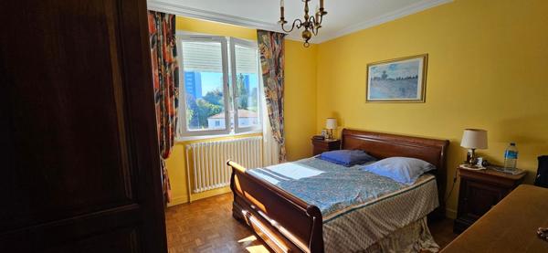 Les Robretières : Maison familiale avec 4 chambres et 2 garages.