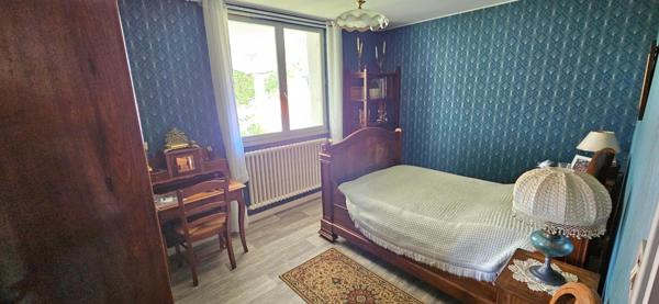 Les Robretières : Maison familiale avec 4 chambres et 2 garages.