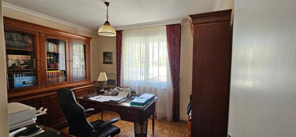 Les Robretières : Maison familiale avec 4 chambres et 2 garages.