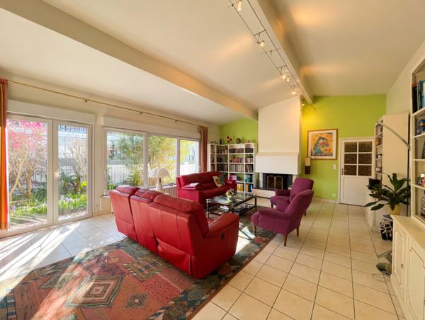 Maison Bruges PLEIN CENTRE  7 pièce(s) 212.39 m2