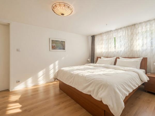 Maison Bruges PLEIN CENTRE  7 pièce(s) 212.39 m2