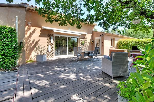 LES ARCS-SUR-ARGENS - A VENDRE - Maison de plain-pied de 140 m² avec piscine sur 5 265 m² de terrain - GARAGE - CARPORT - PANNEAUX SOLAIRE - FORAGE