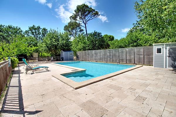 LES ARCS-SUR-ARGENS - A VENDRE - Maison de plain-pied de 140 m² avec piscine sur 5 265 m² de terrain - GARAGE - CARPORT - PANNEAUX SOLAIRE - FORAGE