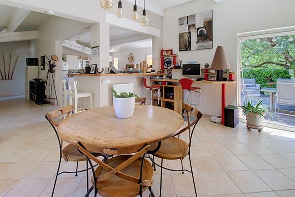 LES ARCS-SUR-ARGENS - A VENDRE - Maison de plain-pied de 140 m² avec piscine sur 5 265 m² de terrain - GARAGE - CARPORT - PANNEAUX SOLAIRE - FORAGE