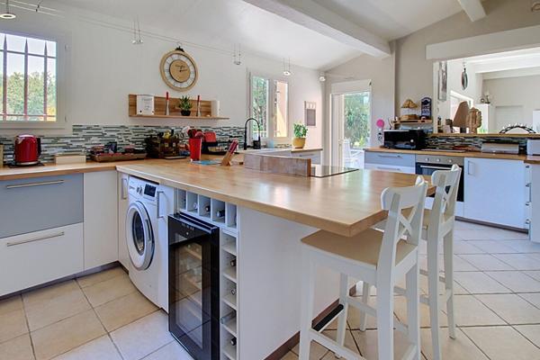 LES ARCS-SUR-ARGENS - A VENDRE - Maison de plain-pied de 140 m² avec piscine sur 5 265 m² de terrain - GARAGE - CARPORT - PANNEAUX SOLAIRE - FORAGE