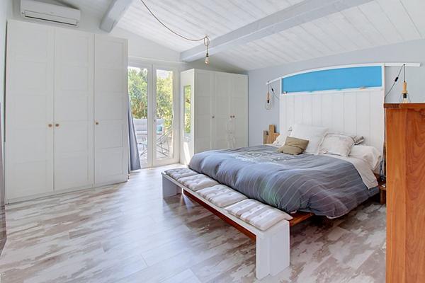 LES ARCS-SUR-ARGENS - A VENDRE - Maison de plain-pied de 140 m² avec piscine sur 5 265 m² de terrain - GARAGE - CARPORT - PANNEAUX SOLAIRE - FORAGE