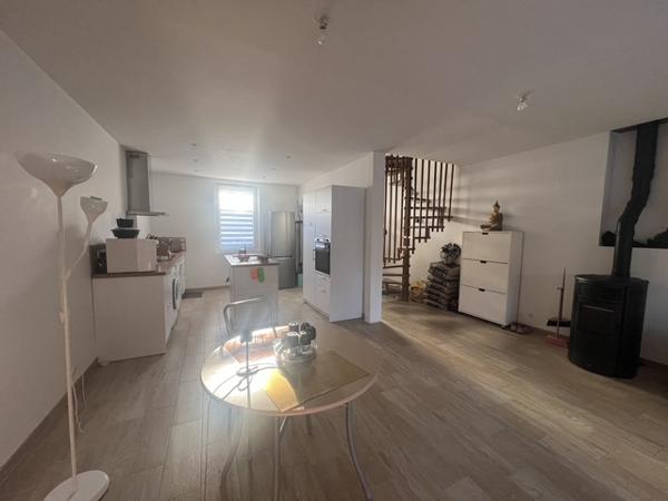 Tonneins (47400) Maison de ville rénovée à faible consommation énergétique 2 chambres, jardin , cave.