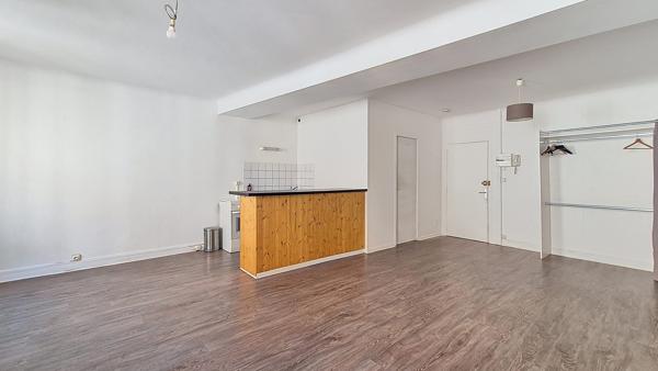 Immeuble de rapport et local commercial Le Dorat