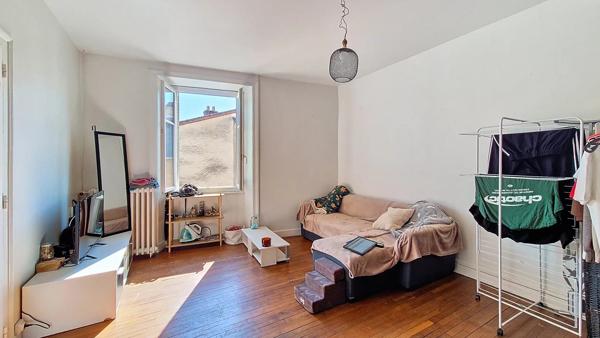 Immeuble de rapport et local commercial Le Dorat