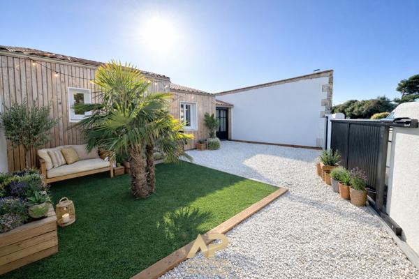 Maison de plain-pied - 4 pièces - La Rochelle secteur Parc des pères 535 000 € **  - Référence  JH704D7
