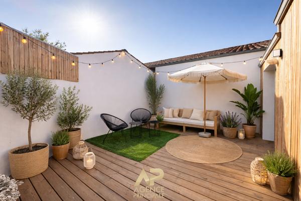 Maison de plain-pied - 4 pièces - La Rochelle secteur Parc des pères 535 000 € **  - Référence  JH704D7