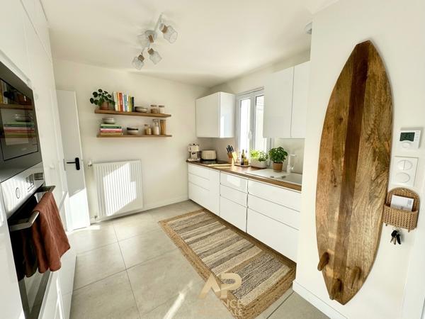 Maison de plain-pied - 4 pièces - La Rochelle secteur Parc des pères 535 000 € **  - Référence  JH704D7