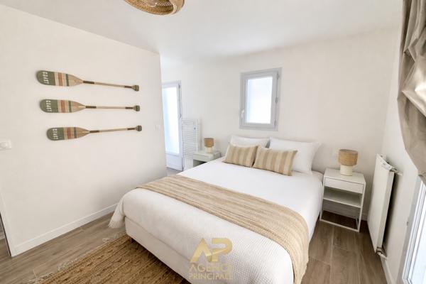 Maison de plain-pied - 4 pièces - La Rochelle secteur Parc des pères 535 000 € **  - Référence  JH704D7