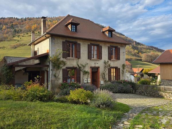 Maison Saint Martin D Uriage 5 pièce(s) 132.86 m2