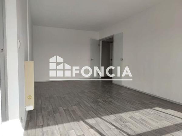 Location Appartement 2 pièces 47.2 m² - 134 COURS DE L'YSER Bordeaux 33800
