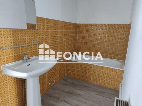 Location Appartement 2 pièces 47.2 m² - 134 COURS DE L'YSER Bordeaux 33800