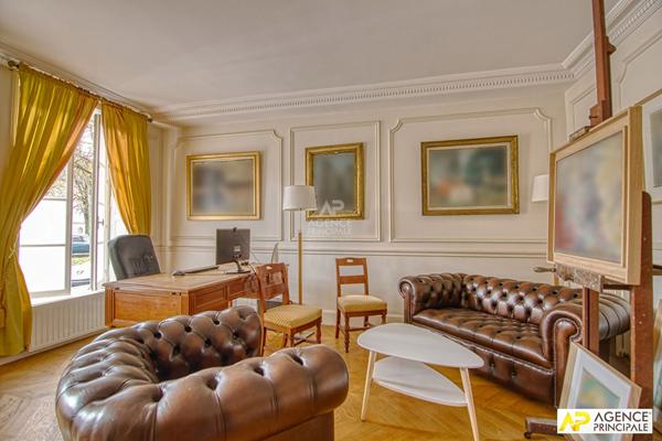 Versailles Notre-Dame Boulevard de la Reine Appartement 2 pièces 55 m² carrez €465 000 ** - Référence 26739