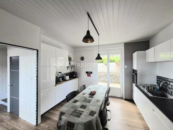 Vente                                                      Maison
                        
                                         111 m2                     à Clermont-Ferrand