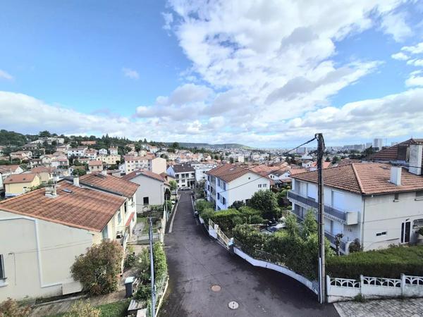Vente                                                      Maison
                        
                                         111 m2                     à Clermont-Ferrand