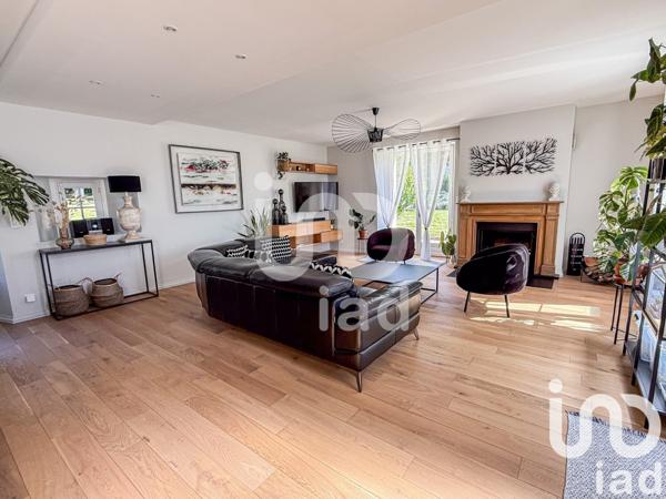 Maison 7 pièces de 271 m² à La Ferté-Gaucher (77320)