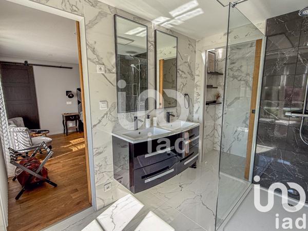 Maison 7 pièces de 271 m² à La Ferté-Gaucher (77320)